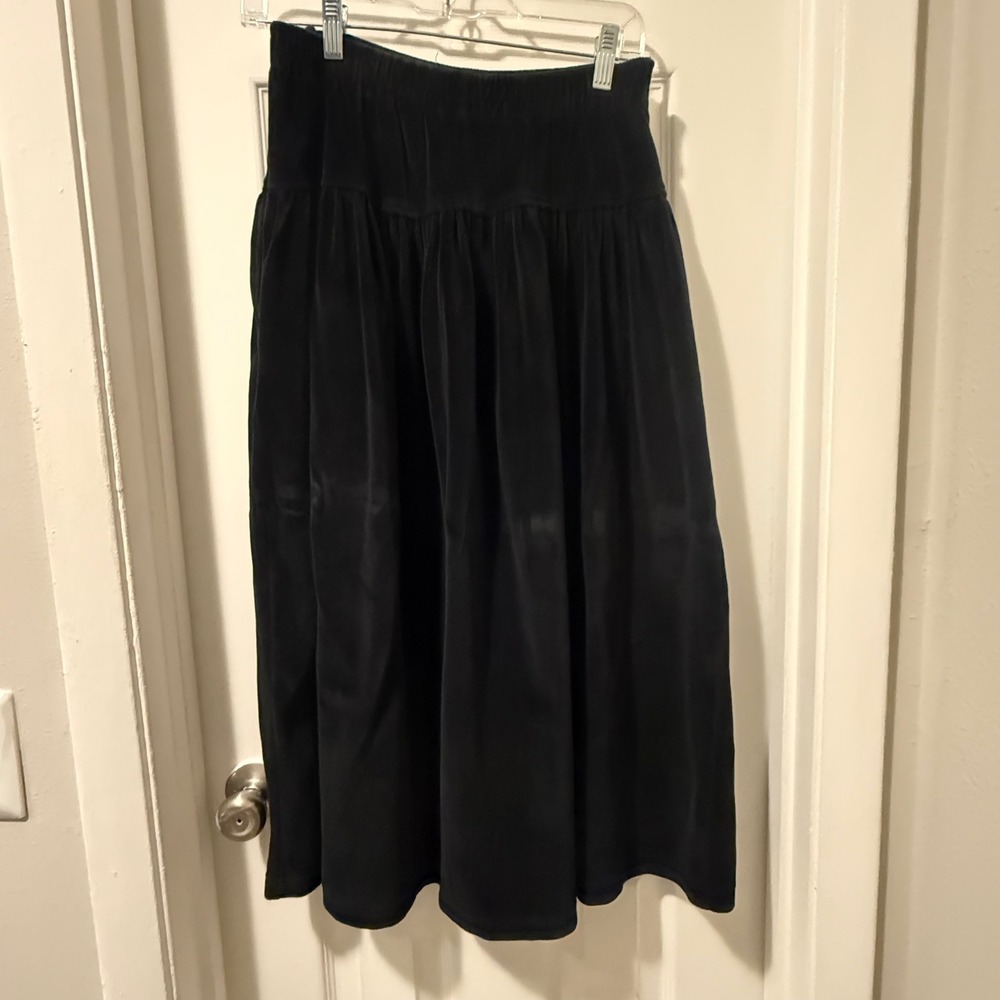 Lizsport Black Velvet Midi Skirt Elastic Waist Casual Cozy Women's Size S